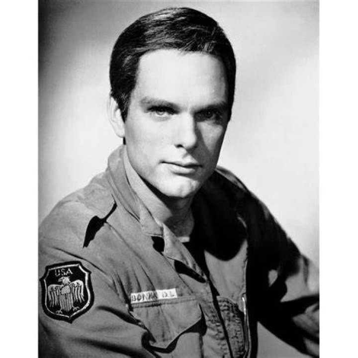 Keir Dullea's Instagram, Twitter & Facebook on IDCrawl