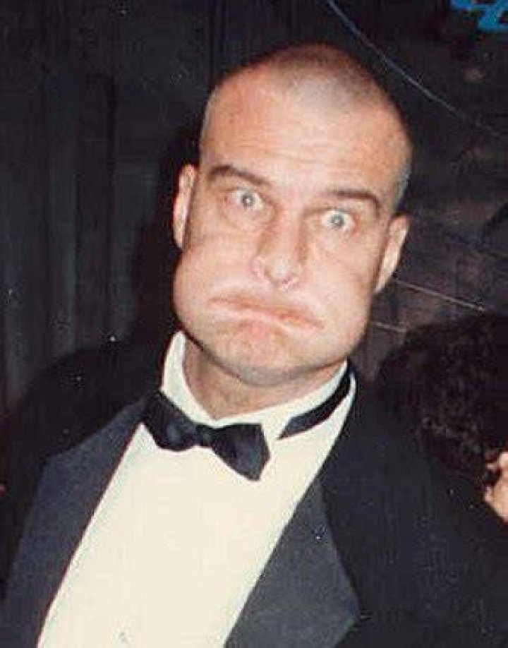 Richard Moll mugs for the camera while standing next to me at the Governor's Ball held immediately after the 39th Annual Emmy Awards telecast. | Source: Wikimedia Commons