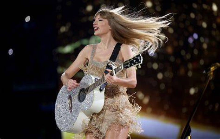Taylor's album cover for 1989 (Taylor's Version)